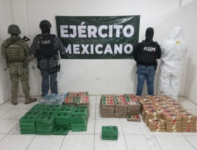 FGE, Defensa, GN y FRIP aseguran sustancias il&iacute;citas y veh&iacute;culos, en Tapachula