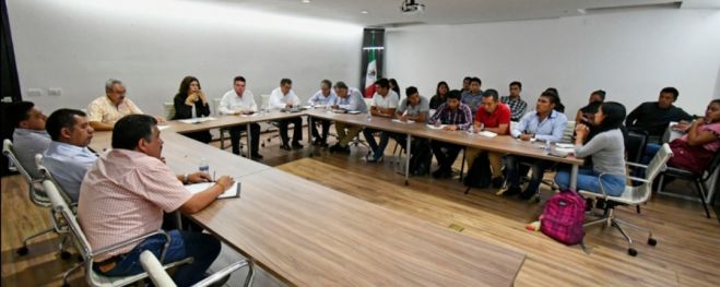 Ofrece Ismael Brito, atención y diálogo a jóvenes de “Jacinto Canek”