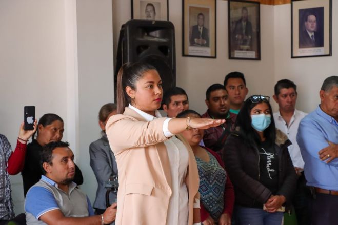 Se exhort&oacute; a la nueva Procuradora Municipal de Protecci&oacute;n de Ni&ntilde;os, Ni&ntilde;as, Adolescentes y la Familia, a trabajar en favor de la ni&ntilde;ez de nuestro municipio, estar atenta ante cualquier denuncia y canalizar para su pronta respuesta.