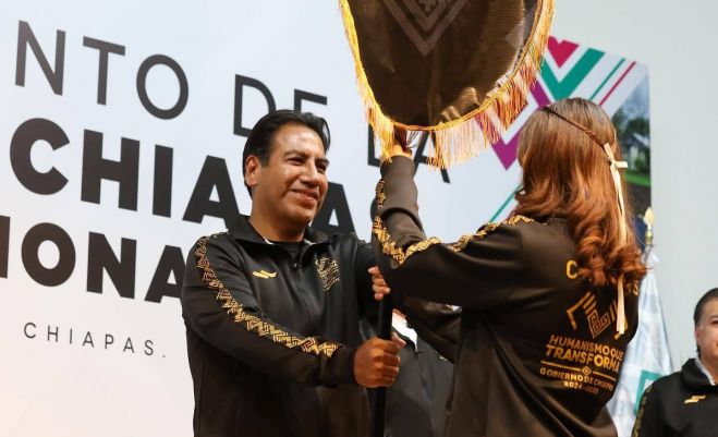 Eduardo Ram&iacute;rez abander&oacute; a delegaci&oacute;n chiapaneca que participar&aacute; en la Olimpiada Nacional 2025