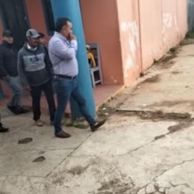 Retienen al presidente de Teopisca por incumplimiento de obras