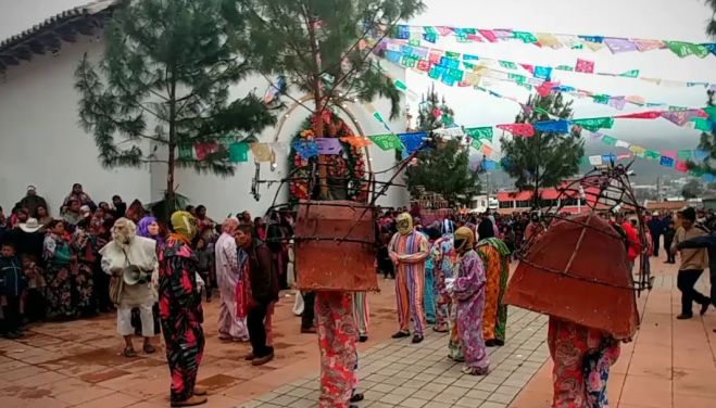 ROMPEN CERCO SANITARIO Y FESTEJAN A SAN LORENZO EN ZINACANT&Aacute;N