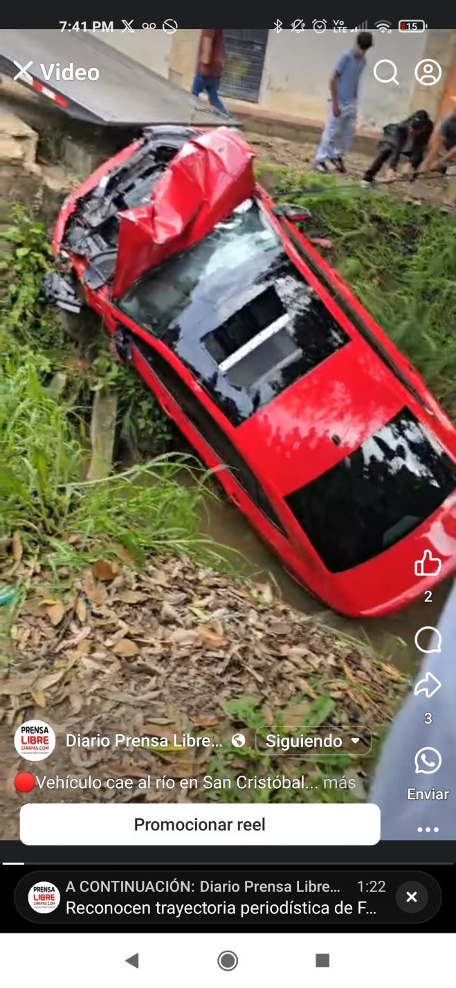 Veh&iacute;culo cae al r&iacute;o en San Crist&oacute;bal