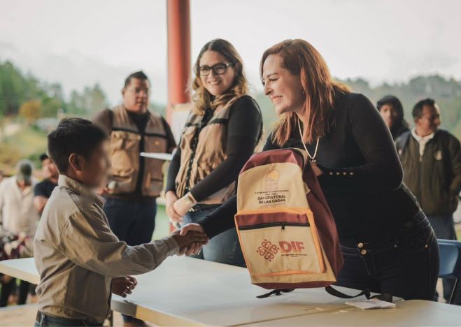 Contin&uacute;an las visitas del Ayuntamiento y DIF para transformar vidas con educaci&oacute;n