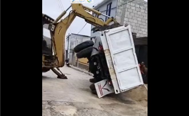 Volteo pierde estabilidad y vuelca  en la Hormiga