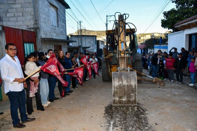 Arranca pavimentación en María Auxiliadora con inversión superior a 3 millones de pesos