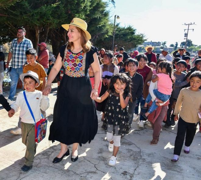 Fabiola Ricci celebra el D&iacute;a de la Ni&ntilde;ez con alegr&iacute;a y cercan&iacute;a en comunidades y mercados de San Crist&oacute;bal