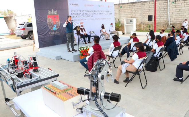 Trabajamos por una educaci&oacute;n de vanguardia para la juventud de Chiapas: Rutilio Escand&oacute;n