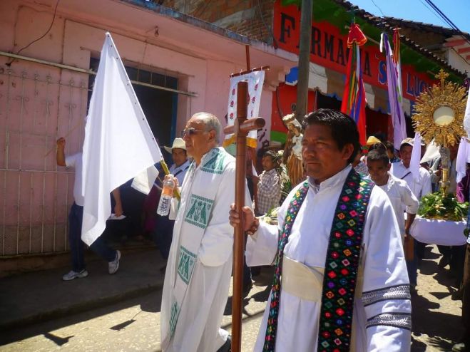 Defensores de  derechos humanos piden protección para el Párroco de Simojovel