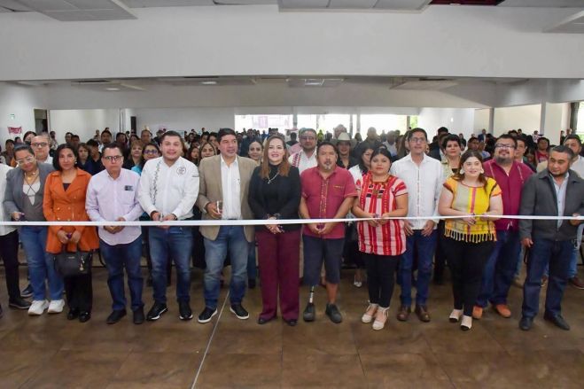 Impulsan inclusión laboral con Feria Nacional de Empleo para Grupos Vulnerables en San Cristóbal de Las Casas