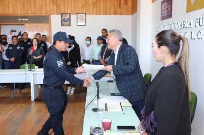 Entrega MDO constancias de capacitación a policías municipales de San Cristóbal de Las Casas 