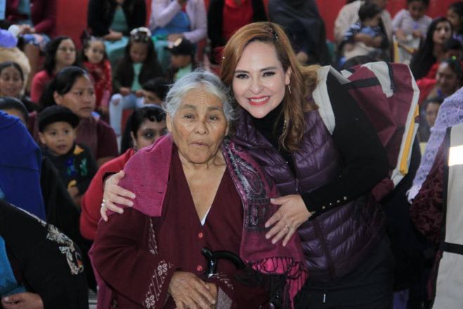 Presidenta municipal reafirma compromiso de apoyo en comunidades de San Crist&oacute;bal