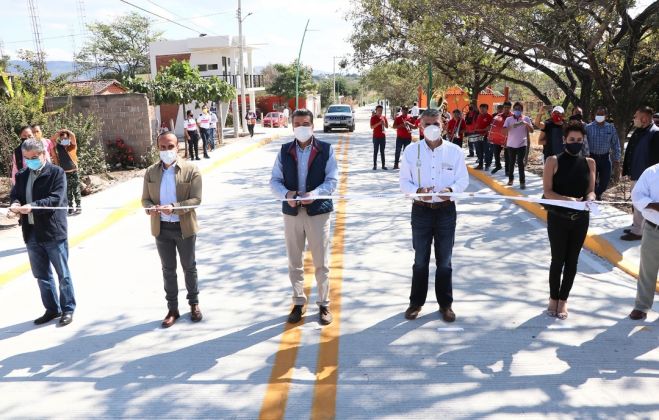 INAUGURA RUTILIO ESCANDÓN PAVIMENTACIÓN DEL BULEVAR SUCHIAPA-PACÚ