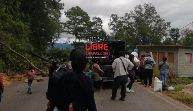 Instalan dos bloqueos más en Oxchuc