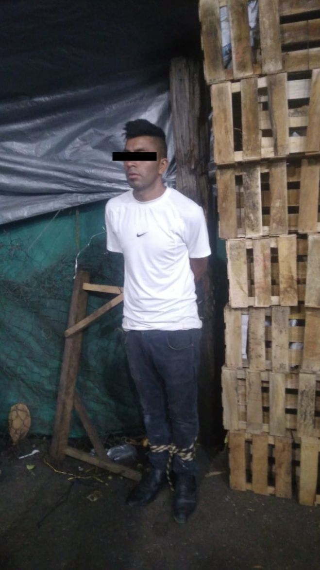 Detienen, amarran y exhiben a ladr&oacute;n en Merposur 