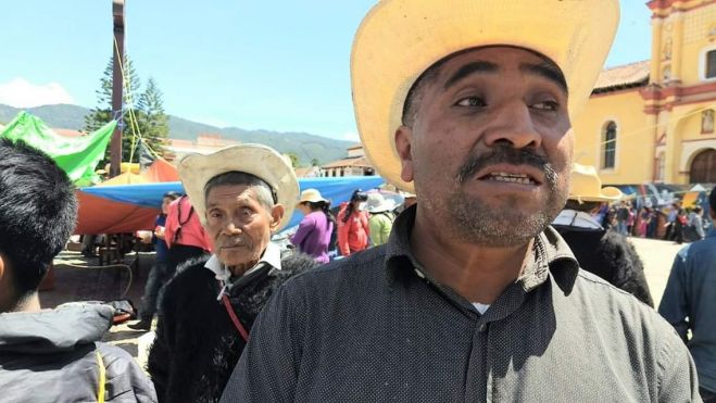 Levantan plant&oacute;n habitantes de Nicol&aacute;s Ruiz