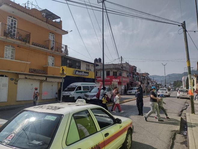 Respaldan padres de familia acciones para garantizar seguridad vial en escuelas de SCLC*