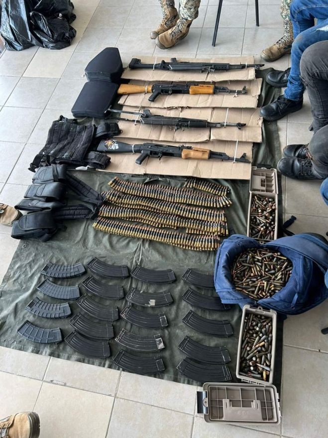 VINCULAN a proceso a tres personas detenidas con armas de uso exclusivo de las Fuerzas Armadas