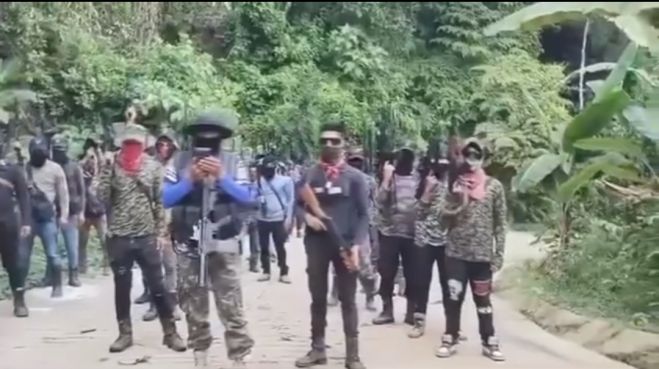 Grupo autodefensa el Machete protestan contra la designación del nuevo Concejo Municipal en Pantelhó, Chiapas.