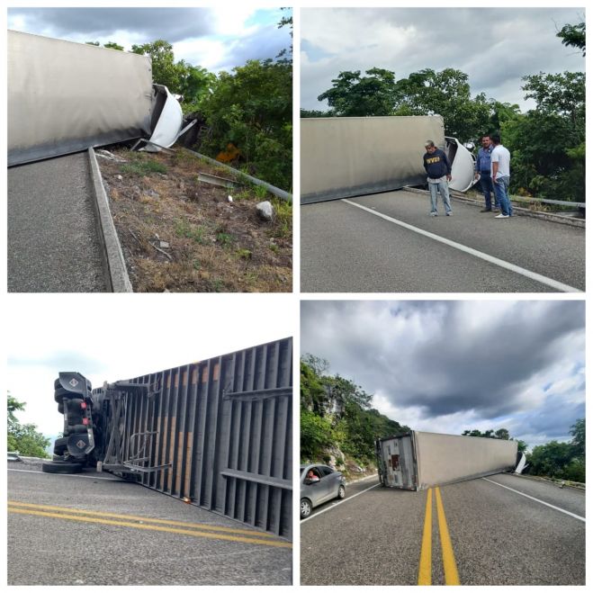VUELCA TRÁILER EN LA DE CUOTA SAN CRISTÓBAL-TUXTLA