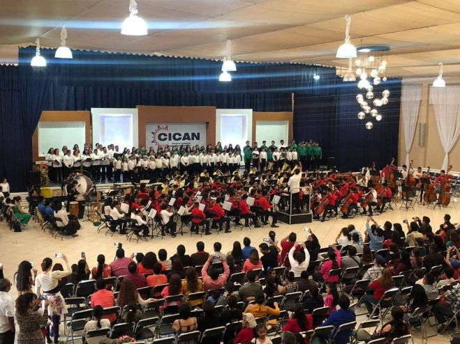 Orquesta Sinf&oacute;nica y Coro Esperanza Azteca en concierto con The Beatles y Queen en SC