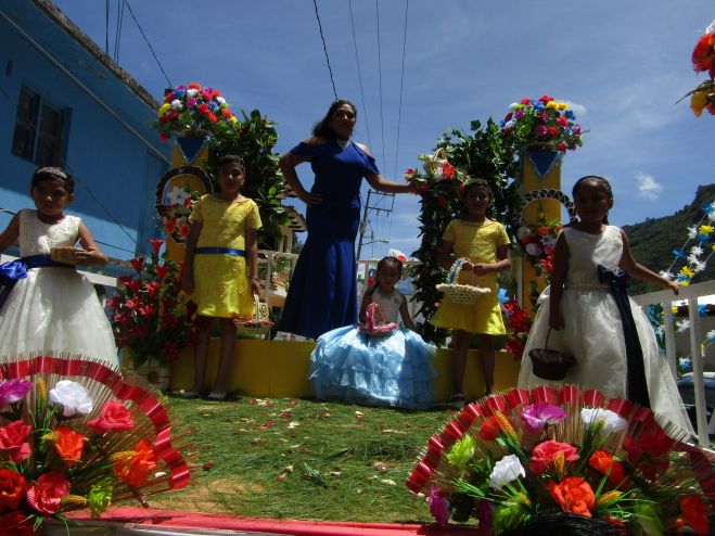 EN CHENALHÓ TRADICIONAL ANUNCIO DE LOS FESTEJOS