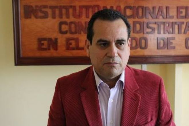 Revocar o Retirar de un cargo de elecci&oacute;n popular. 