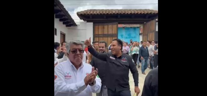Eduardo Ram&iacute;rez entrega becas para la alfabetizaci&oacute;n y kits visuales en San Crist&oacute;bal