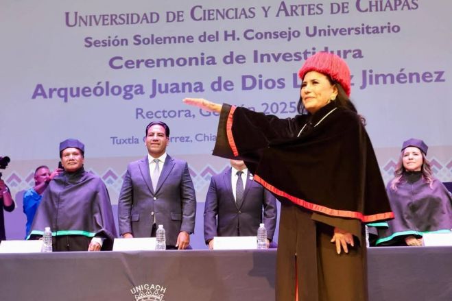 Investidura a arque&oacute;loga, como rectora de UNICACH