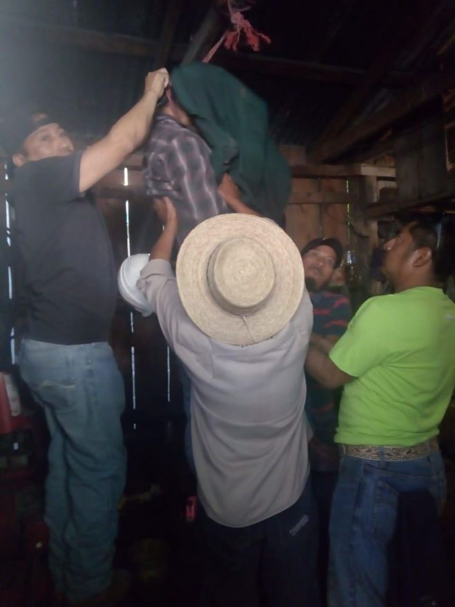 Encuentran a campesino ahorcado en Venustiano Carranza
