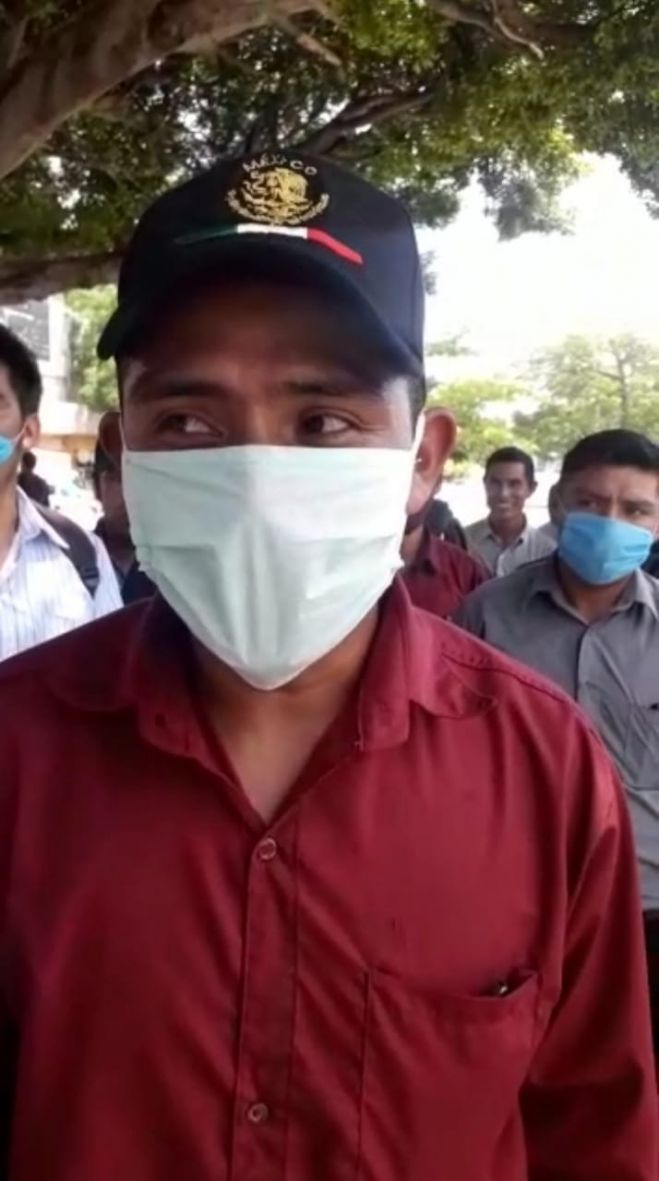 PIDEN LIBERAR BLOQUEO EN CARRETERA SAN CRISTÓBAL-TENEJAPA