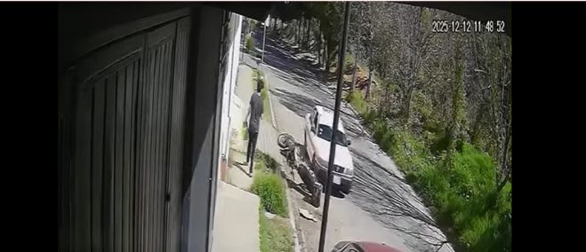 SE SOLICITA APOYO PARA LOCALIZAR TAXI INVOLUCRADO EN DA&Ntilde;OS Y FUGA 