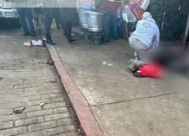 Muere hombre en la vía pública en colonia Los Pinos