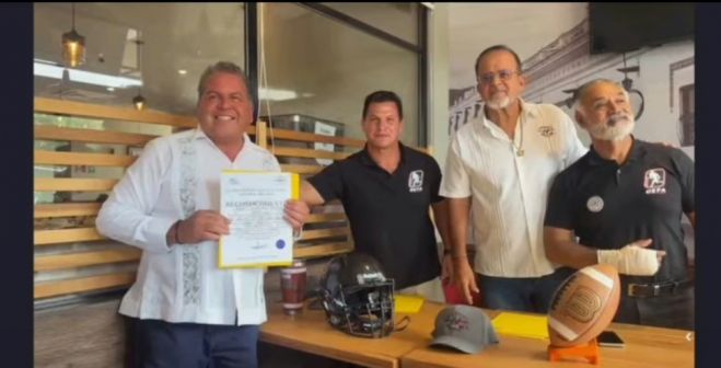 Galardonan a jugadores chiapanecos de f&uacute;tbol americano