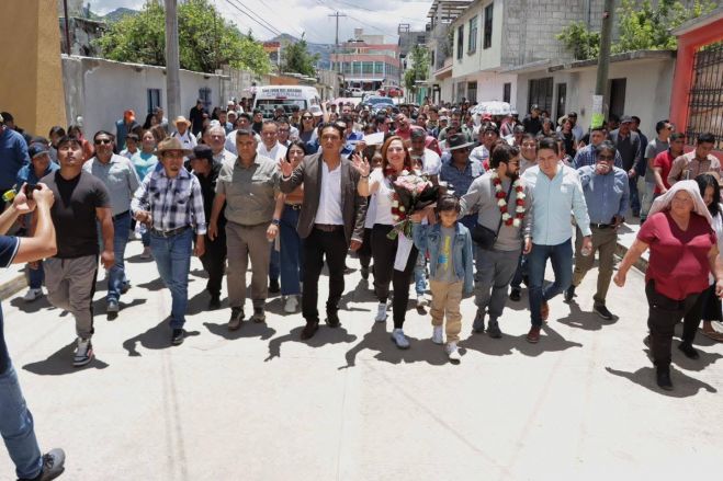 Toman protesta a integrantes de la Coordinaci&oacute;n General de la Zona Norte en San Crist&oacute;bal
