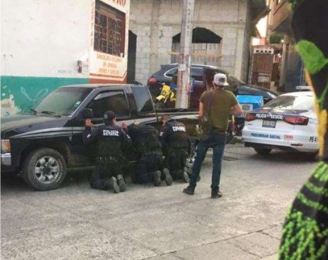 Secuestran a 8 polic&iacute;as estatales