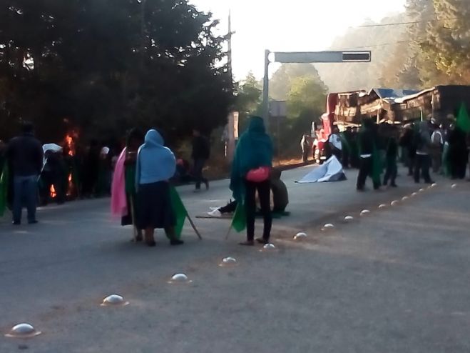 INICIAN BLOQUEOS EN SAN CRISTOBAL DE LAS CASAS y AMATENANGO