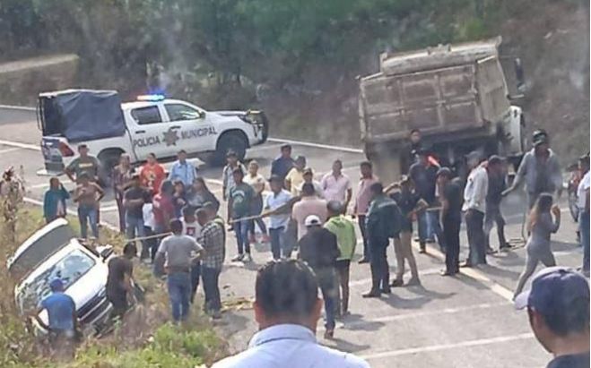Choque deja dos heridos en Huixtán