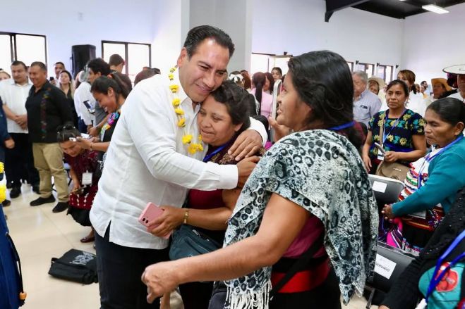 Eduardo Ram&iacute;rez reconoce legado y compromiso de las parteras tradicionales de Chiapas