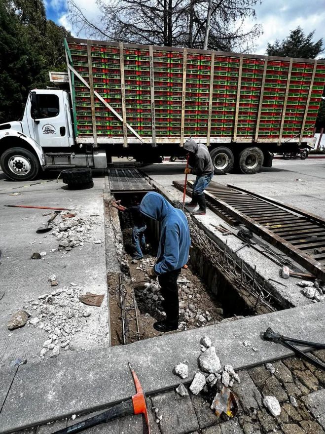 Refuerzan mantenimiento vial para mejorar seguridad y movilidad en Perif&eacute;rico Sur